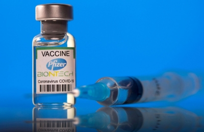 Ισραηλινή μελέτη: Η γ’ δόση των Pfizer/BioNTech μειώνει κατά 90% τον κίνδυνο θανάτου λόγω covid