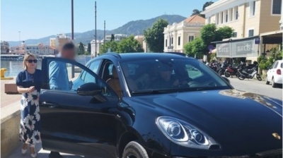 Εκτός κυβέρνησης και η Χριστίνα Αλεξοπούλου: Η... ταπεινή βόλτα με την Porsche στη Λέσβο της βγήκε ξινή - Η αλαζονεία του 41%