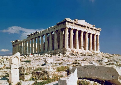 Διεθνής διασυρμός - Libération: Παγίδα η Ακρόπολη για εκατομμύρια τουρίστες - Χωρίς τουαλέτες, σκιά, νερό... με εισιτήριο 30 ευρώ