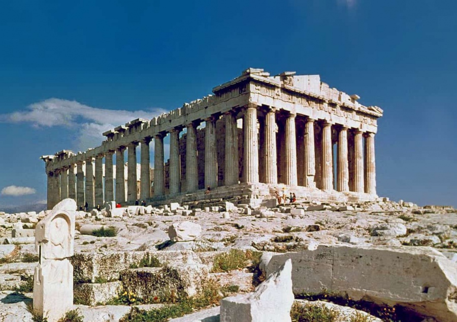 Διεθνής διασυρμός - Libération: Παγίδα η Ακρόπολη για εκατομμύρια τουρίστες - Χωρίς τουαλέτες, σκιά, νερό... με εισιτήριο 30 ευρώ