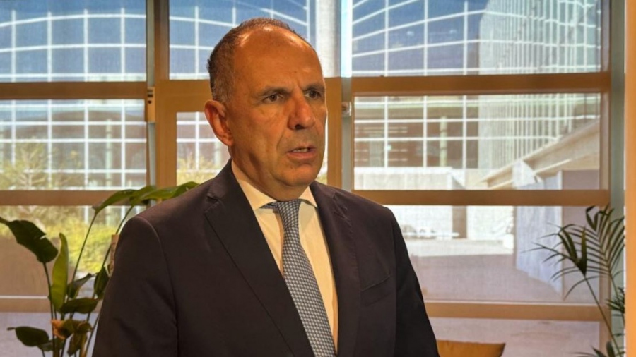 Στο Λουξεμβούργο ο Γεραπετρίτης: Κατάφωρη παραβίαση της Συμφωνίας των Πρεσπών από Βόρεια Μακεδονία