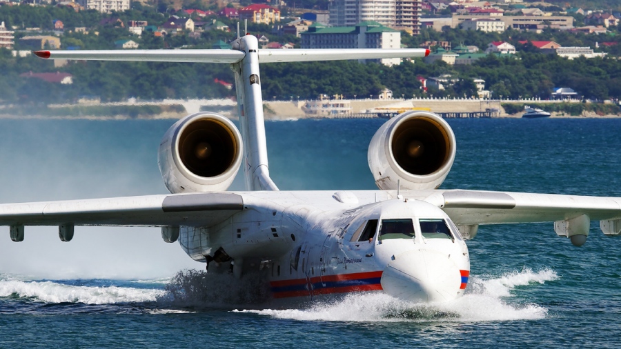 Οι Τούρκοι παίρνουν αμφίβια Beriev Be-200ChS από τη Ρωσία ενώ οι Έλληνες πυροσβέστες παλεύουν με απαρχαιωμένα Canadair