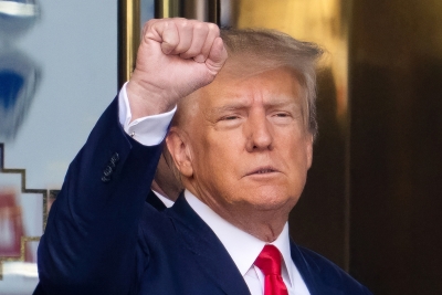 Πρώτη νομική νίκη για Donald Trump: Η πορνοστάρ Stormy Daniels «καταδικάστηκε» και τον «πληρώνει»