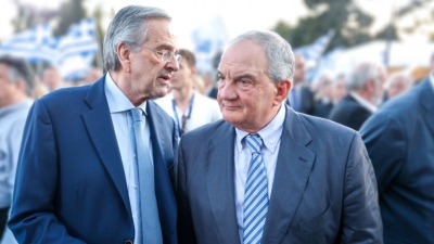 Μήνυμα σε Μαξίμου - Ηχηρό «παρών» Σαμαρά στην Καλαμάτα με άρωμα εκλογών – Κοινή εμφάνιση με Καραμανλή (2/2)